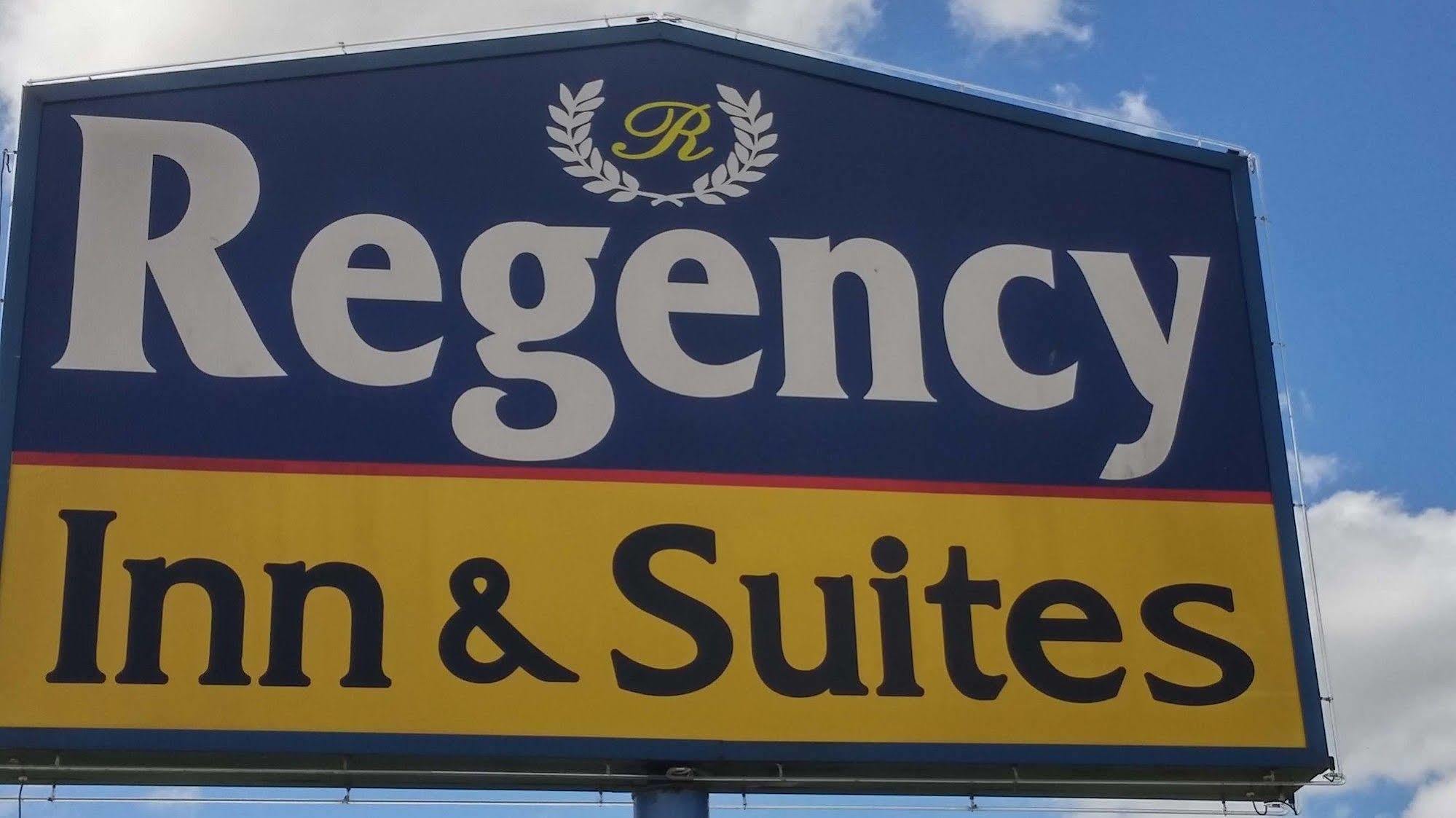 Country Regency Inn & Suites Manvel Kültér fotó